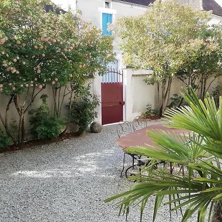 Chambres Et Table D'Hotes, Maisonnettes Individuelles Dans Propriete Privee Vezinnes ภายนอก รูปภาพ