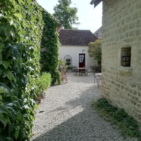 Chambres Et Table D'Hotes, Maisonnettes Individuelles Dans Propriete Privee Vezinnes ภายนอก รูปภาพ
