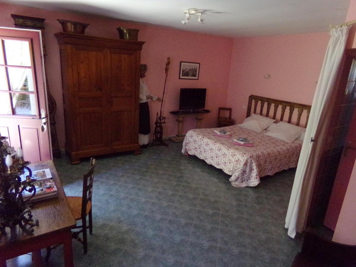 Chambres Et Table D'Hotes, Maisonnettes Individuelles Dans Propriete Privee Vezinnes ภายนอก รูปภาพ