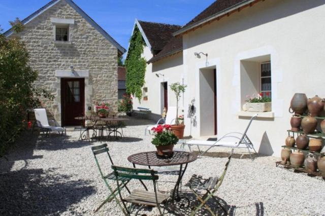Chambres Et Table D'Hotes, Maisonnettes Individuelles Dans Propriete Privee Vezinnes ภายนอก รูปภาพ