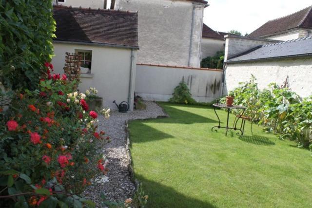 Chambres Et Table D'Hotes, Maisonnettes Individuelles Dans Propriete Privee Vezinnes ภายนอก รูปภาพ