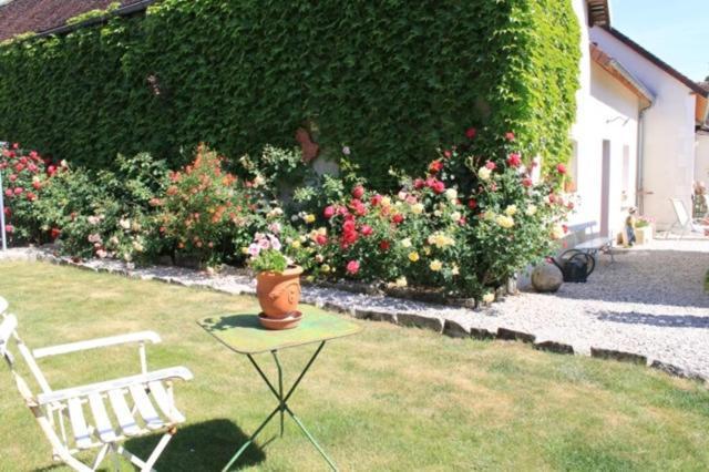 Chambres Et Table D'Hotes, Maisonnettes Individuelles Dans Propriete Privee Vezinnes ภายนอก รูปภาพ