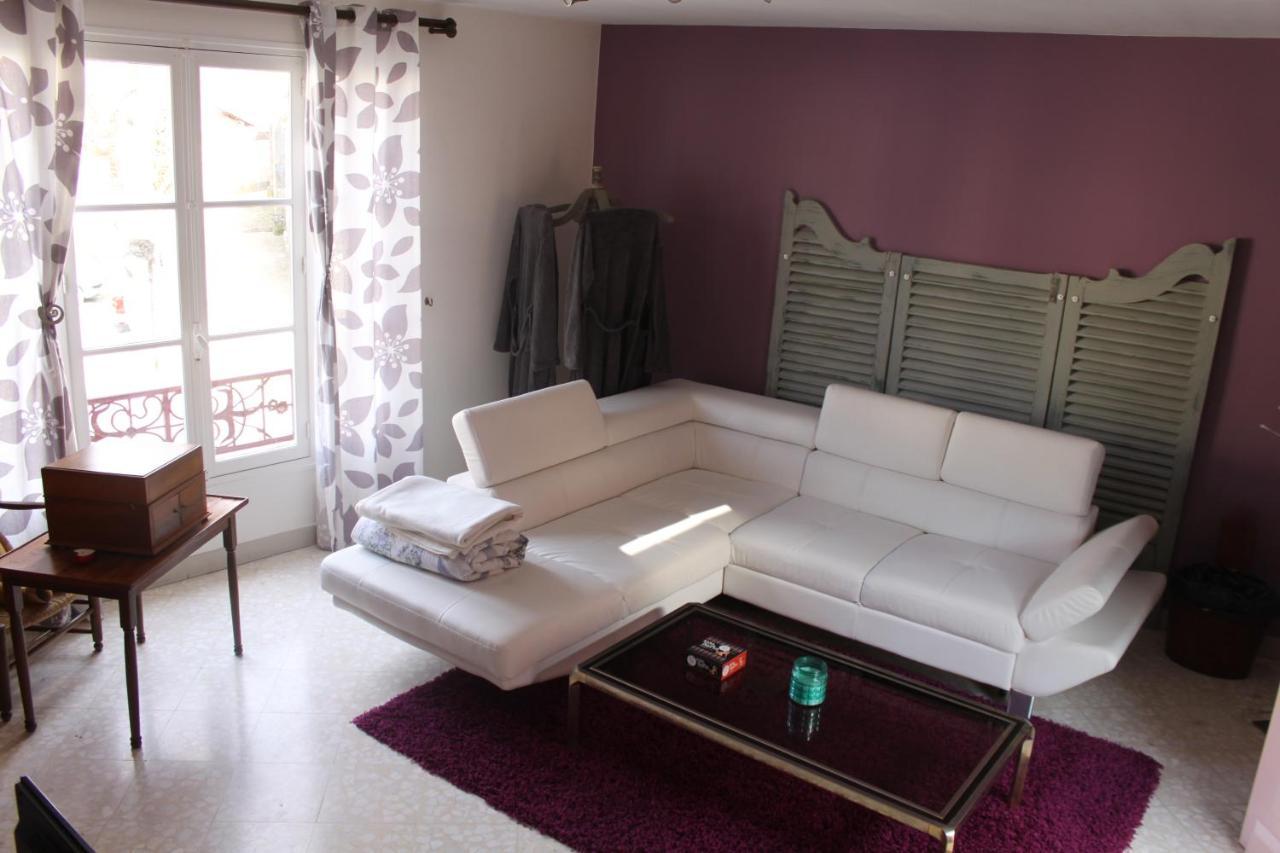 Chambres Et Table D'Hotes, Maisonnettes Individuelles Dans Propriete Privee Vezinnes ภายนอก รูปภาพ