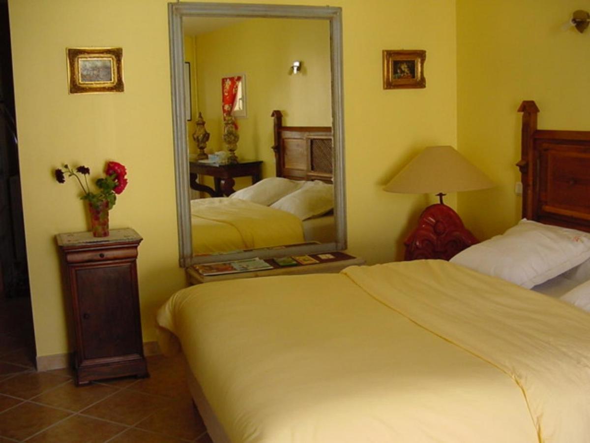 Chambres Et Table D'Hotes, Maisonnettes Individuelles Dans Propriete Privee Vezinnes ห้อง รูปภาพ
