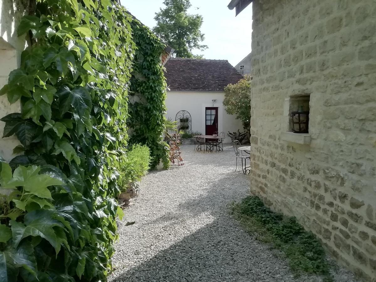 Chambres Et Table D'Hotes, Maisonnettes Individuelles Dans Propriete Privee Vezinnes ภายนอก รูปภาพ