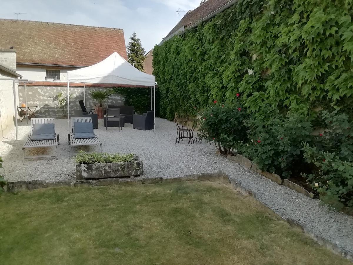 Chambres Et Table D'Hotes, Maisonnettes Individuelles Dans Propriete Privee Vezinnes ภายนอก รูปภาพ