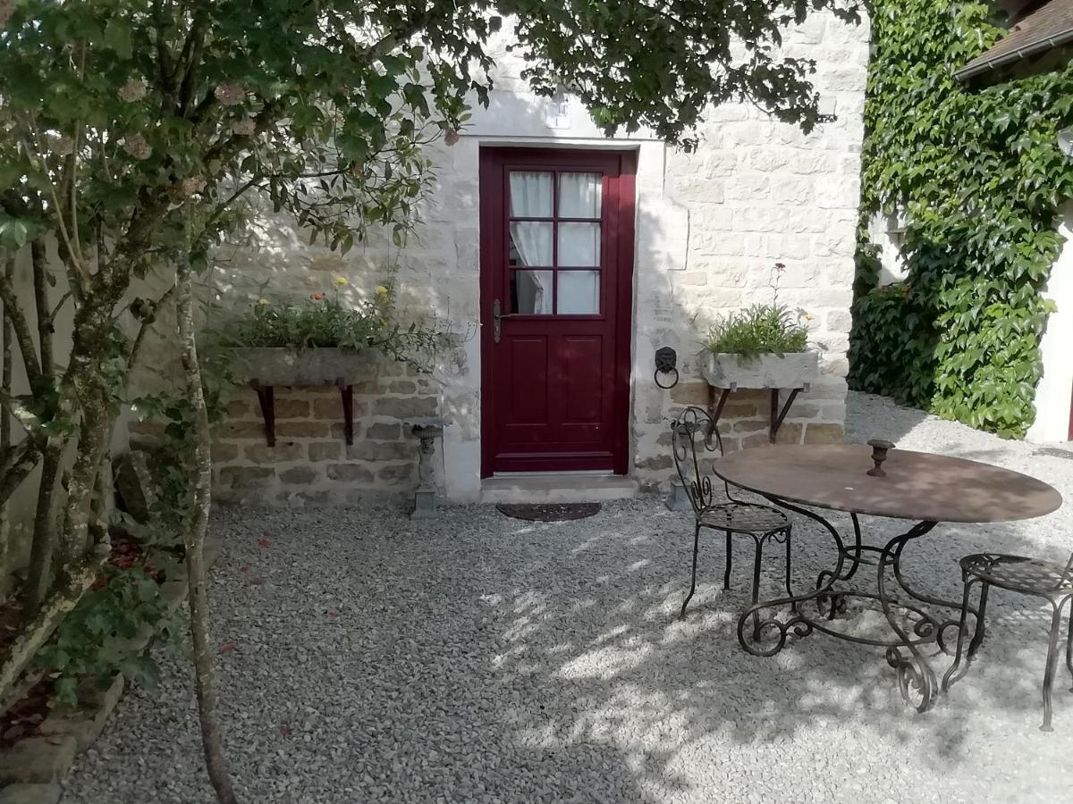Chambres Et Table D'Hotes, Maisonnettes Individuelles Dans Propriete Privee Vezinnes ภายนอก รูปภาพ