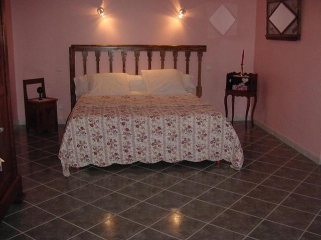Chambres Et Table D'Hotes, Maisonnettes Individuelles Dans Propriete Privee Vezinnes ห้อง รูปภาพ